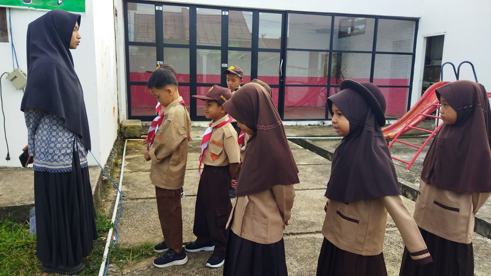 SERAGAM PRAMUKA